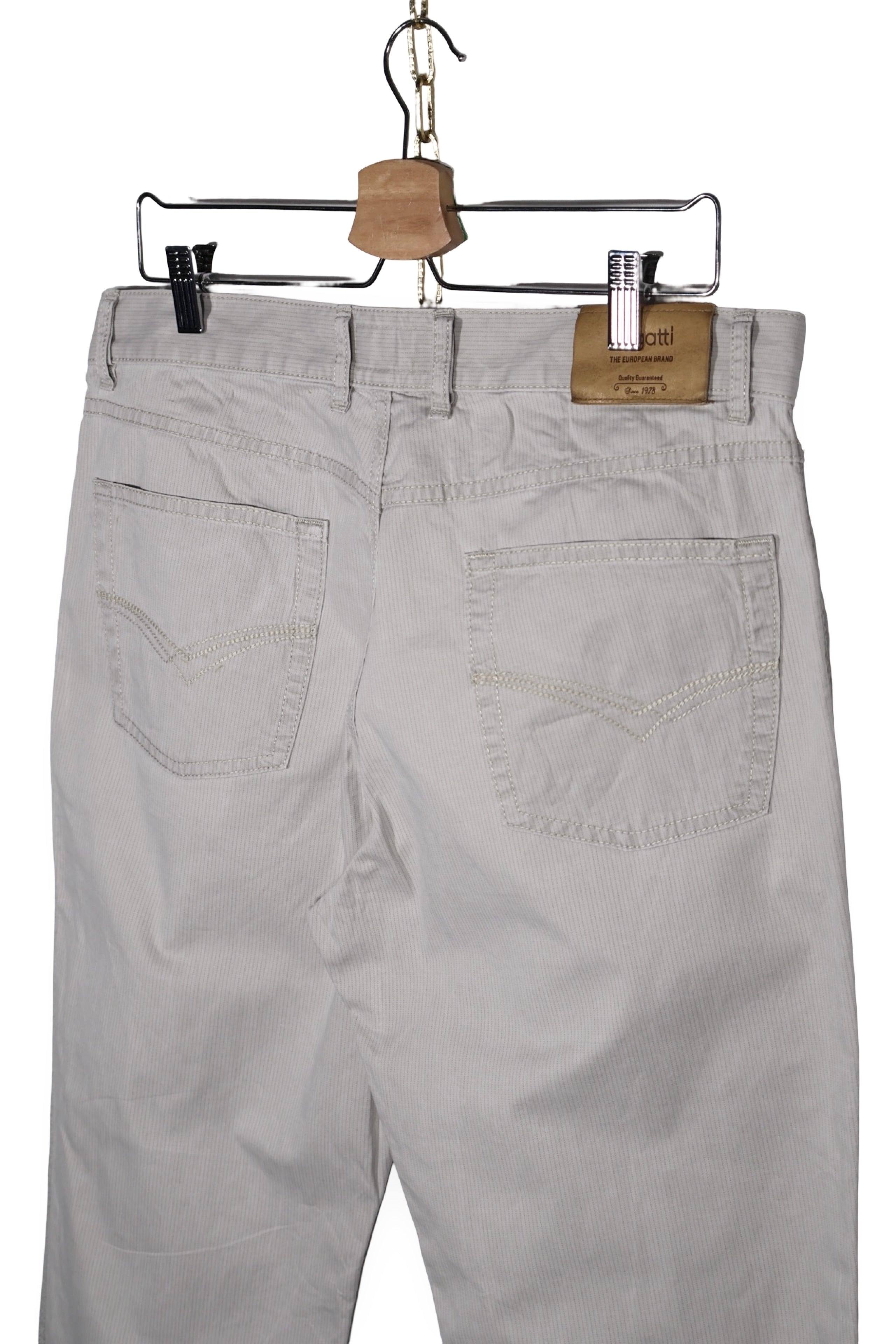 Pantaloni Bugatti - marimea L/XL - Barbati