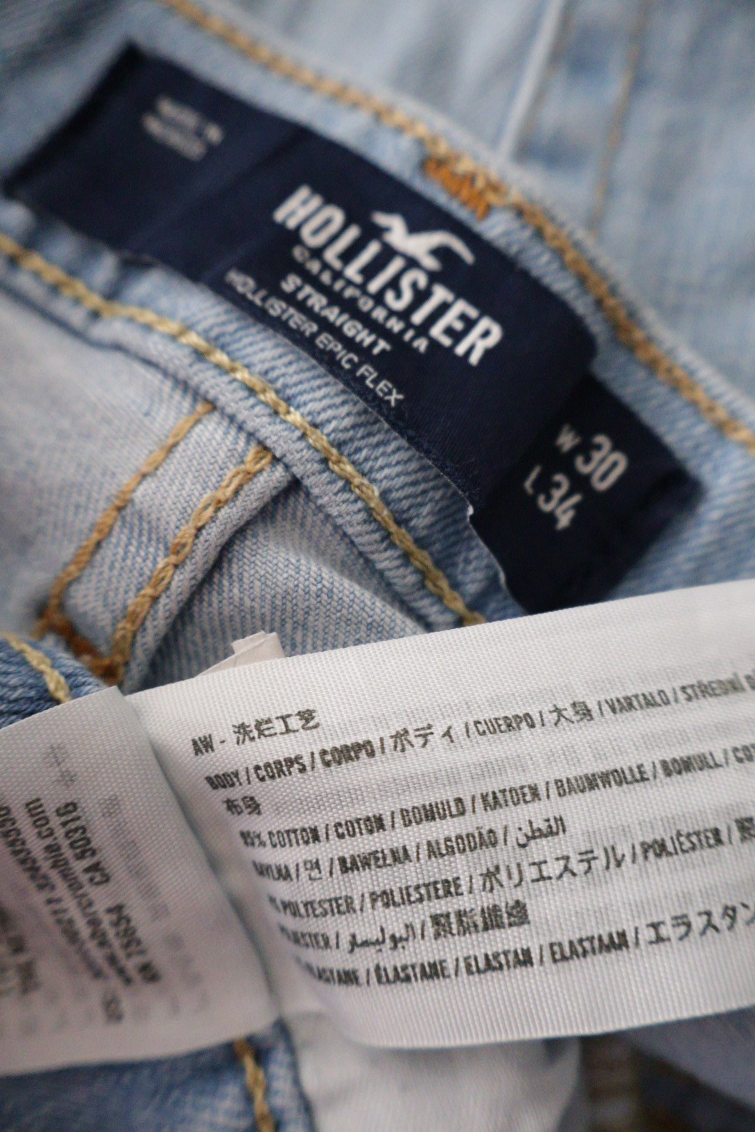 Hollister – blugi – etichetă – second-hand premium