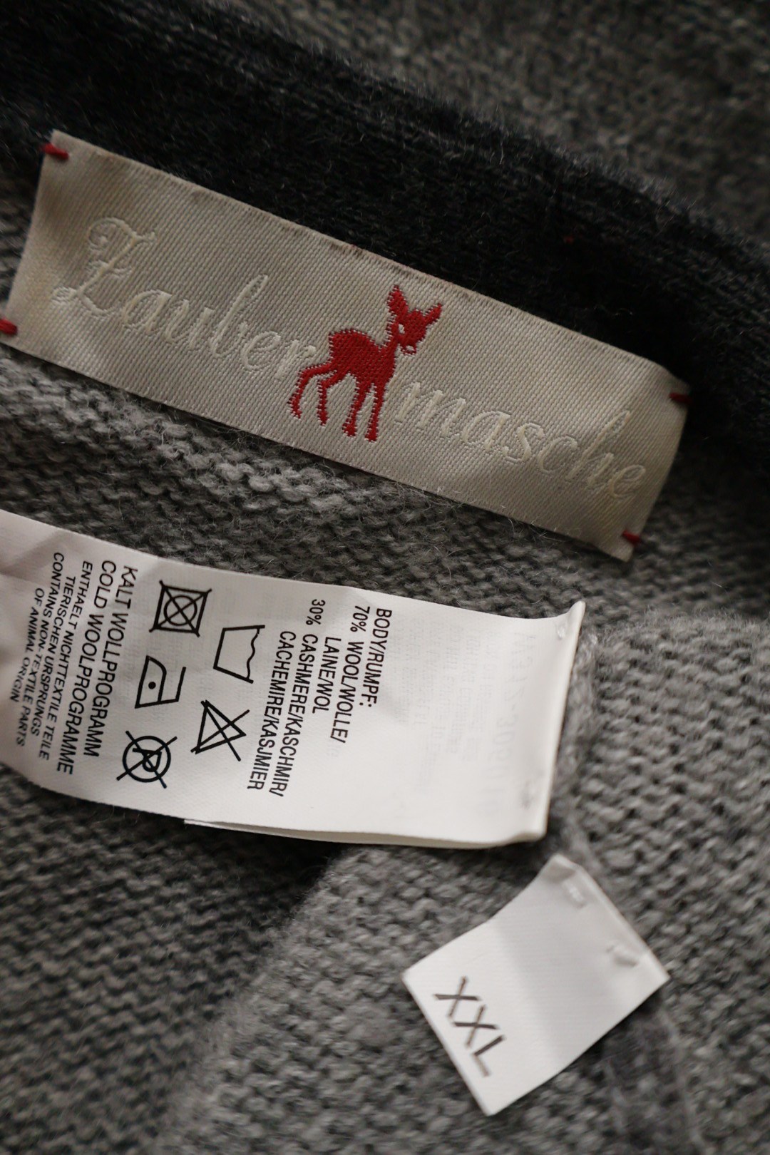 masche – pulover – etichetă – second-hand premium