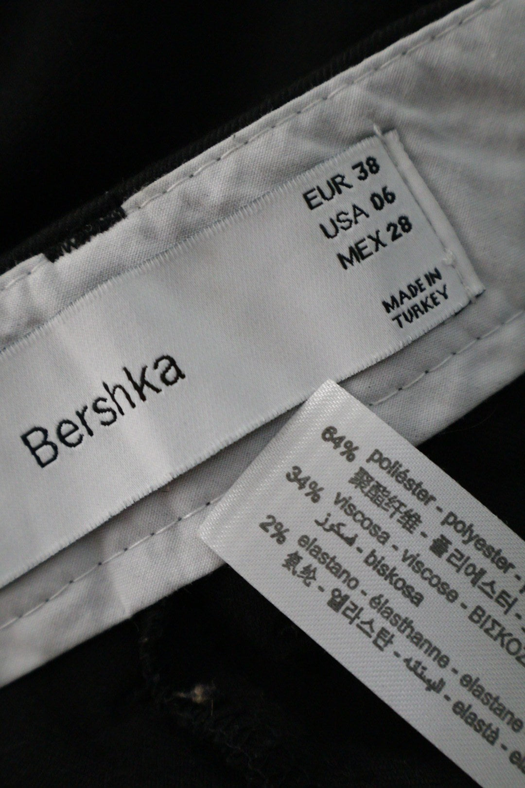 Bershka – pantaloni – etichetă – second-hand premium