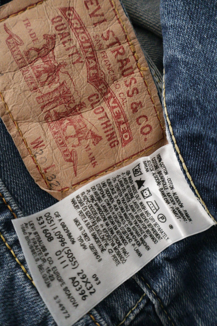 Levi's – blugi – etichetă – second-hand premium