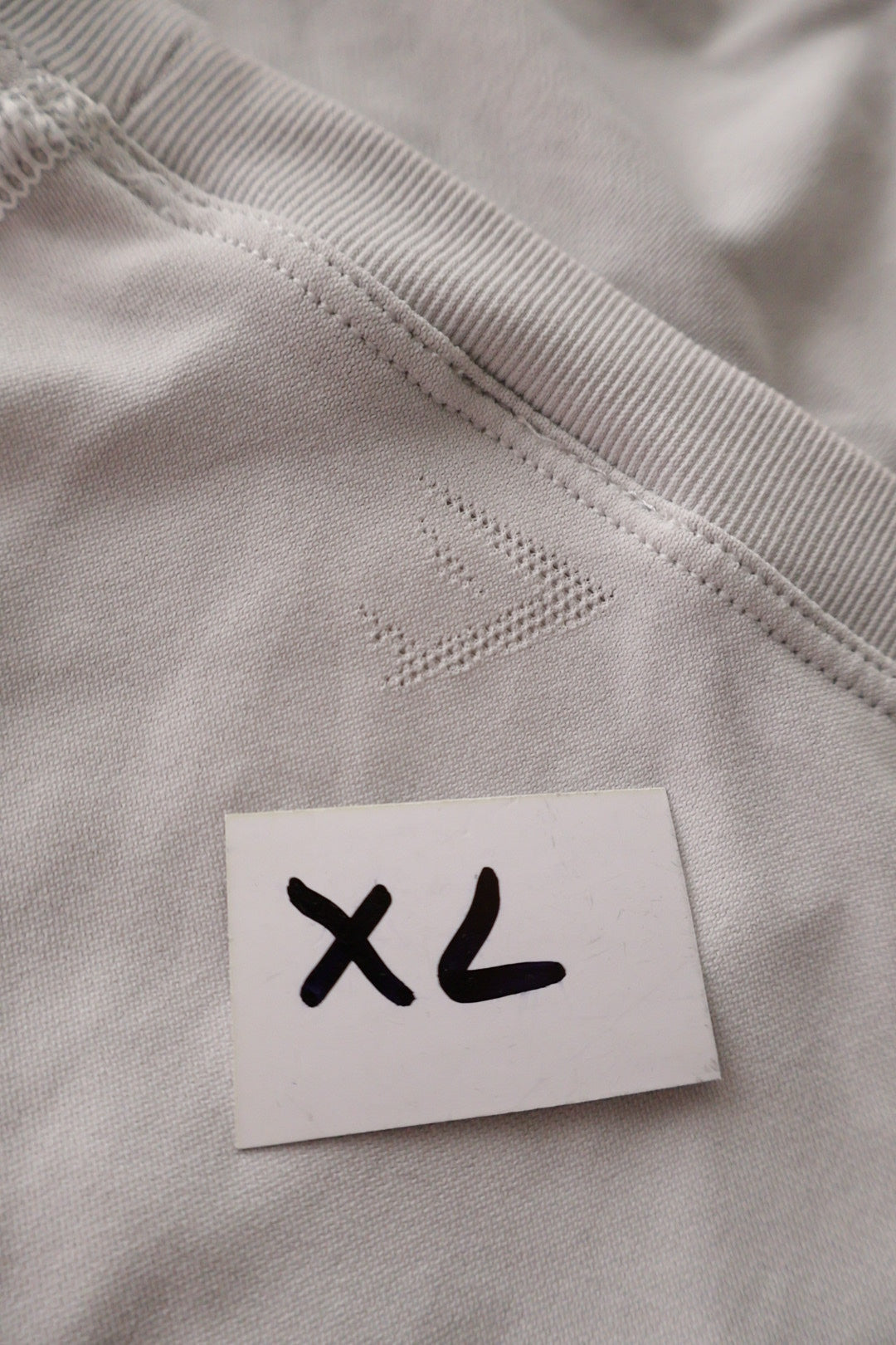 GYMSHARK – tricou – etichetă – second-hand premium