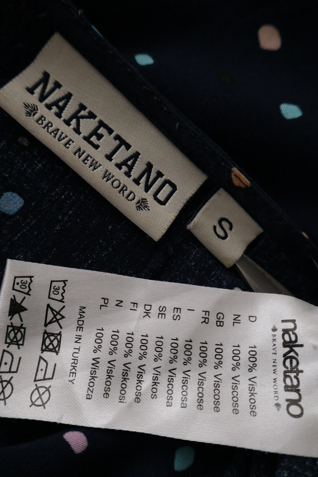 NAKETANO – tricou – etichetă – second-hand premium