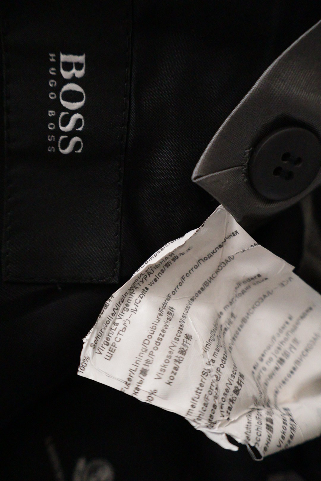 BOSS Hugo Boss – costum – etichetă – second-hand premium