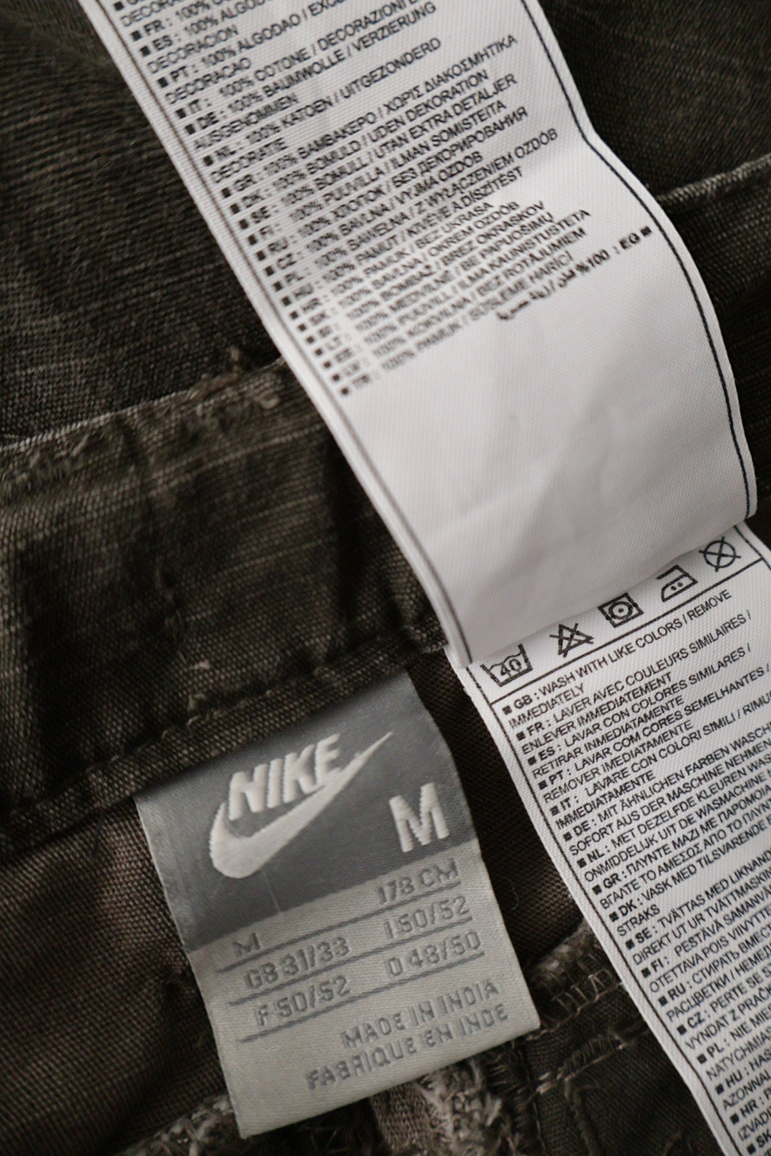 Nike – pantaloni – etichetă – second-hand premium