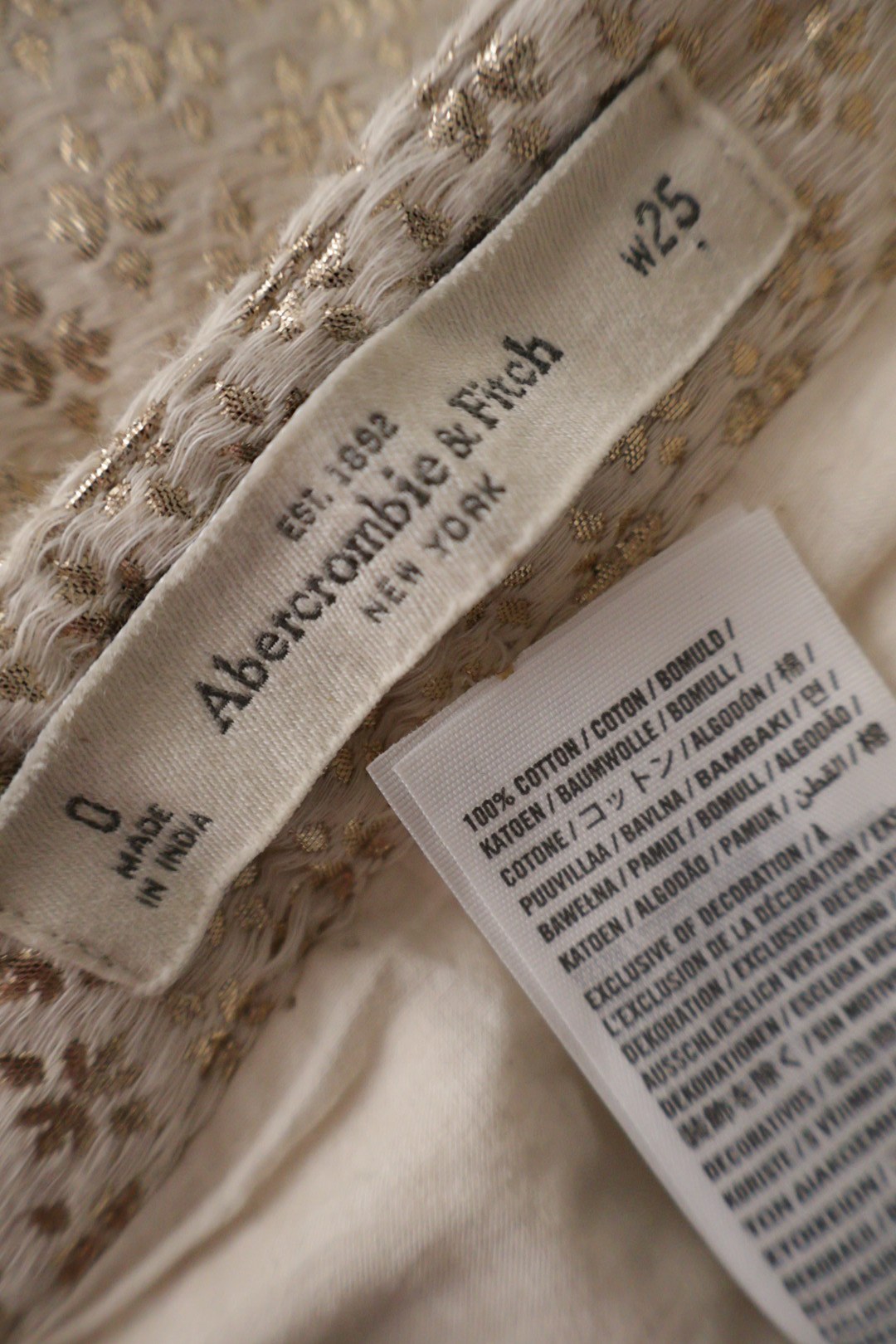 Abercrombie & Fitch – pantaloni – etichetă – second-hand premium