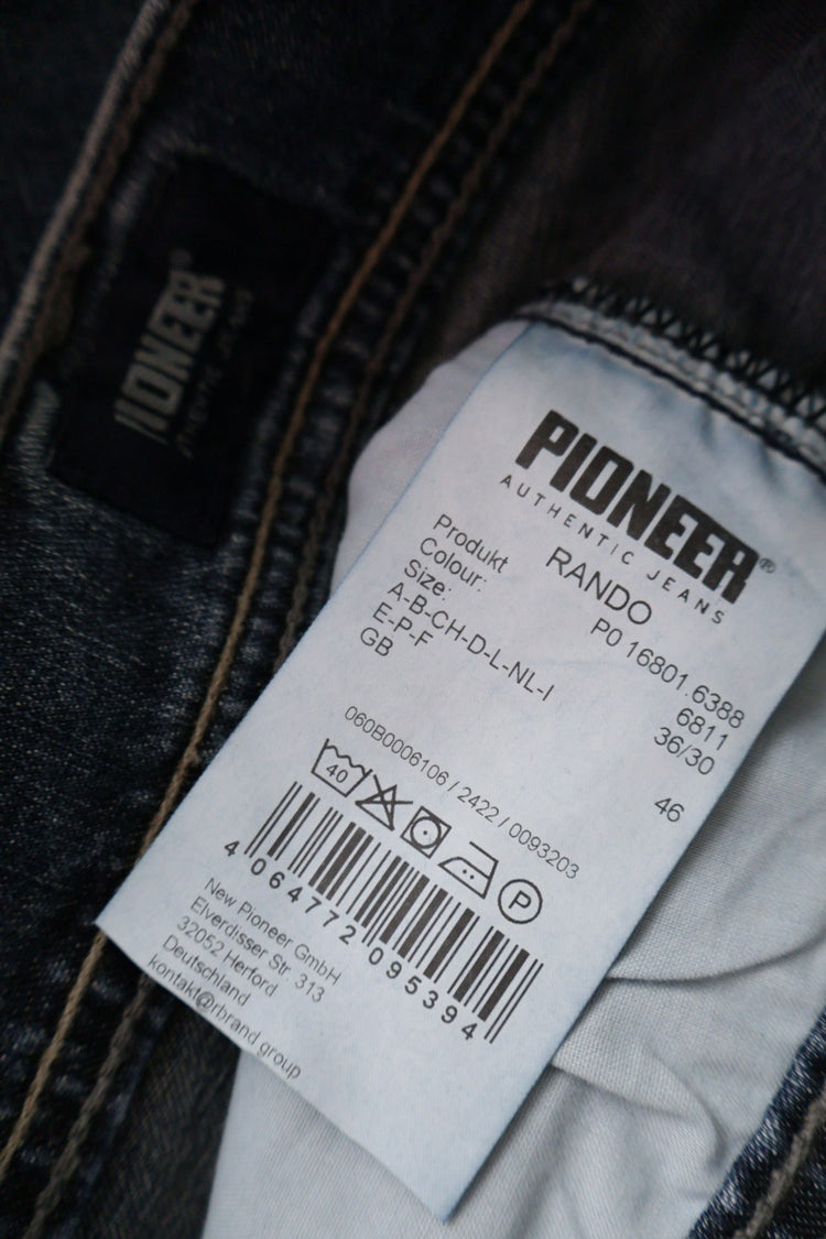 PIONEER – blugi – etichetă – second-hand premium