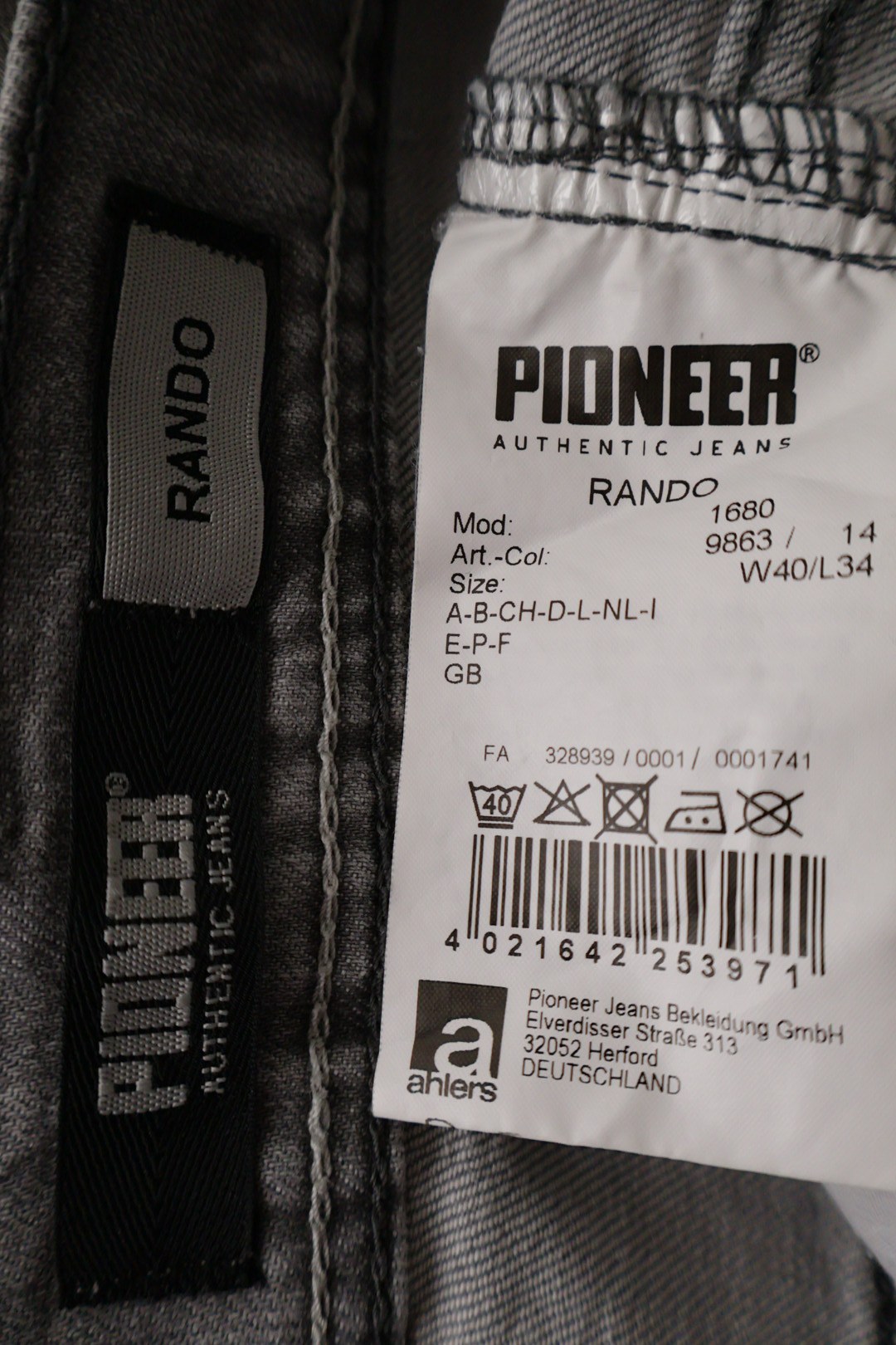Pioneer – blugi – etichetă – second-hand premium