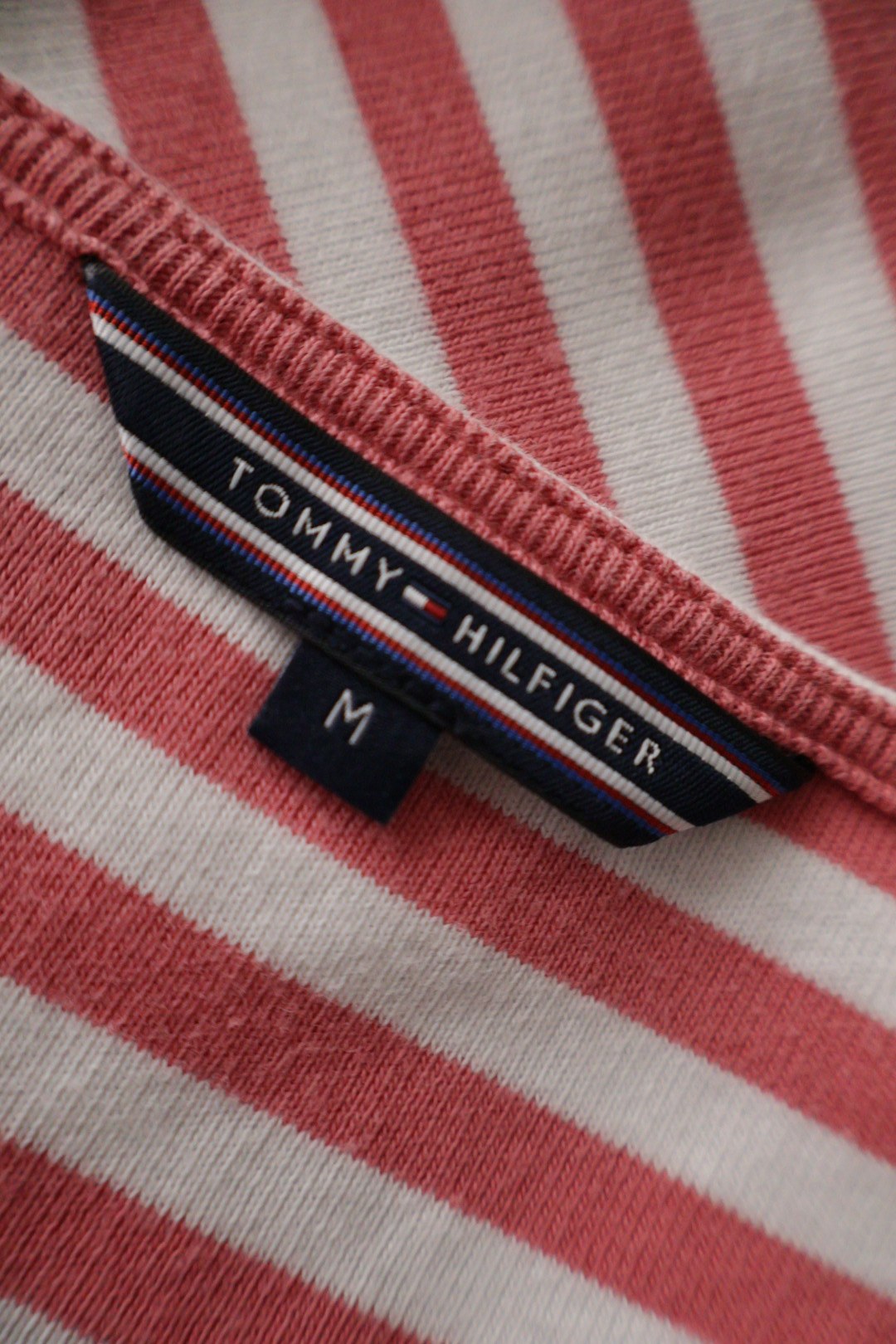 TOMMY HILFIGER – bluză – etichetă – second-hand premium