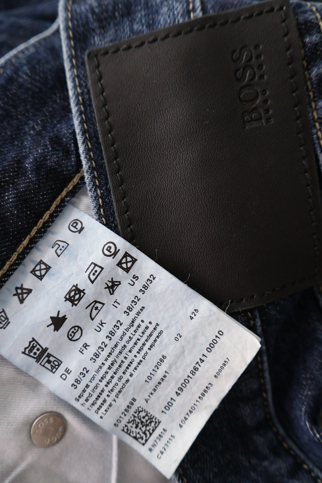 BOSS – blugi – etichetă – second-hand premium