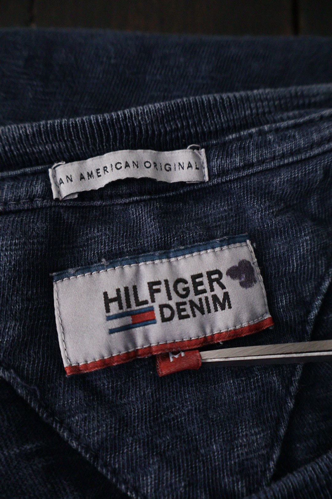 Tommy Hilfiger Denim – tricou – etichetă – second-hand premium