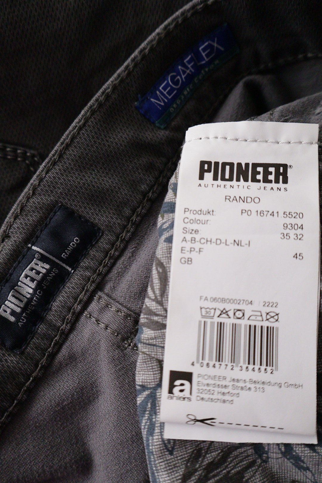 Pioneer – blugi – etichetă – second-hand premium