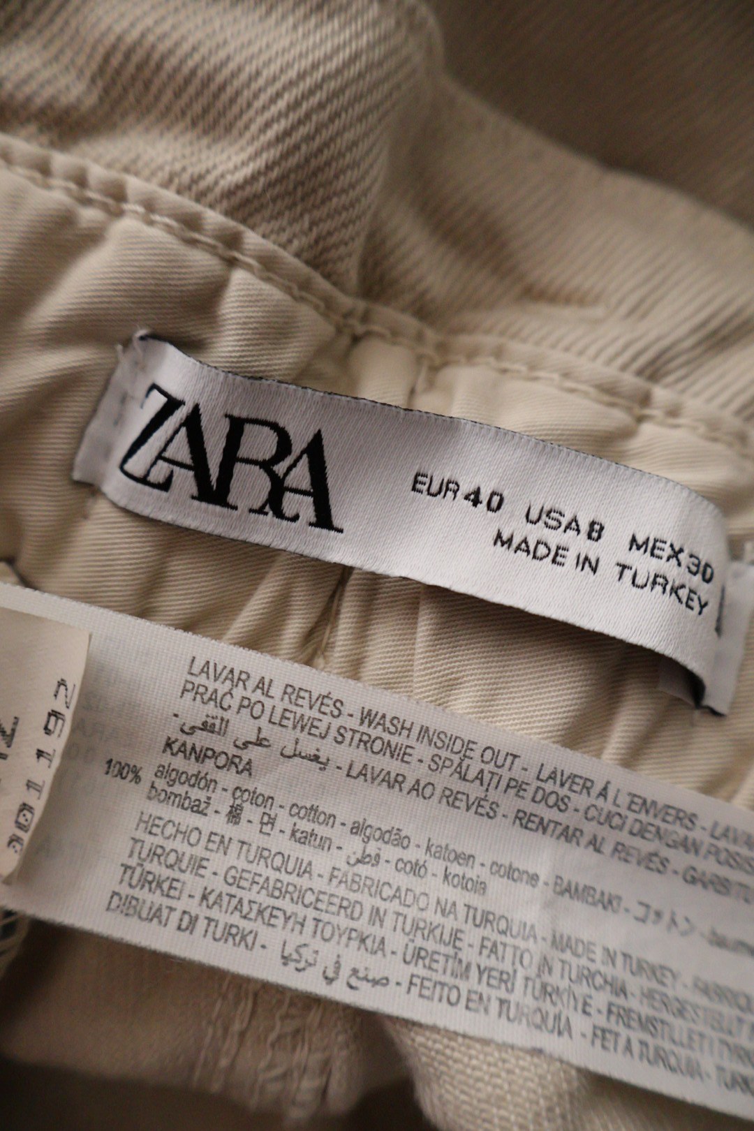 Zara – blugi – etichetă – second-hand premium