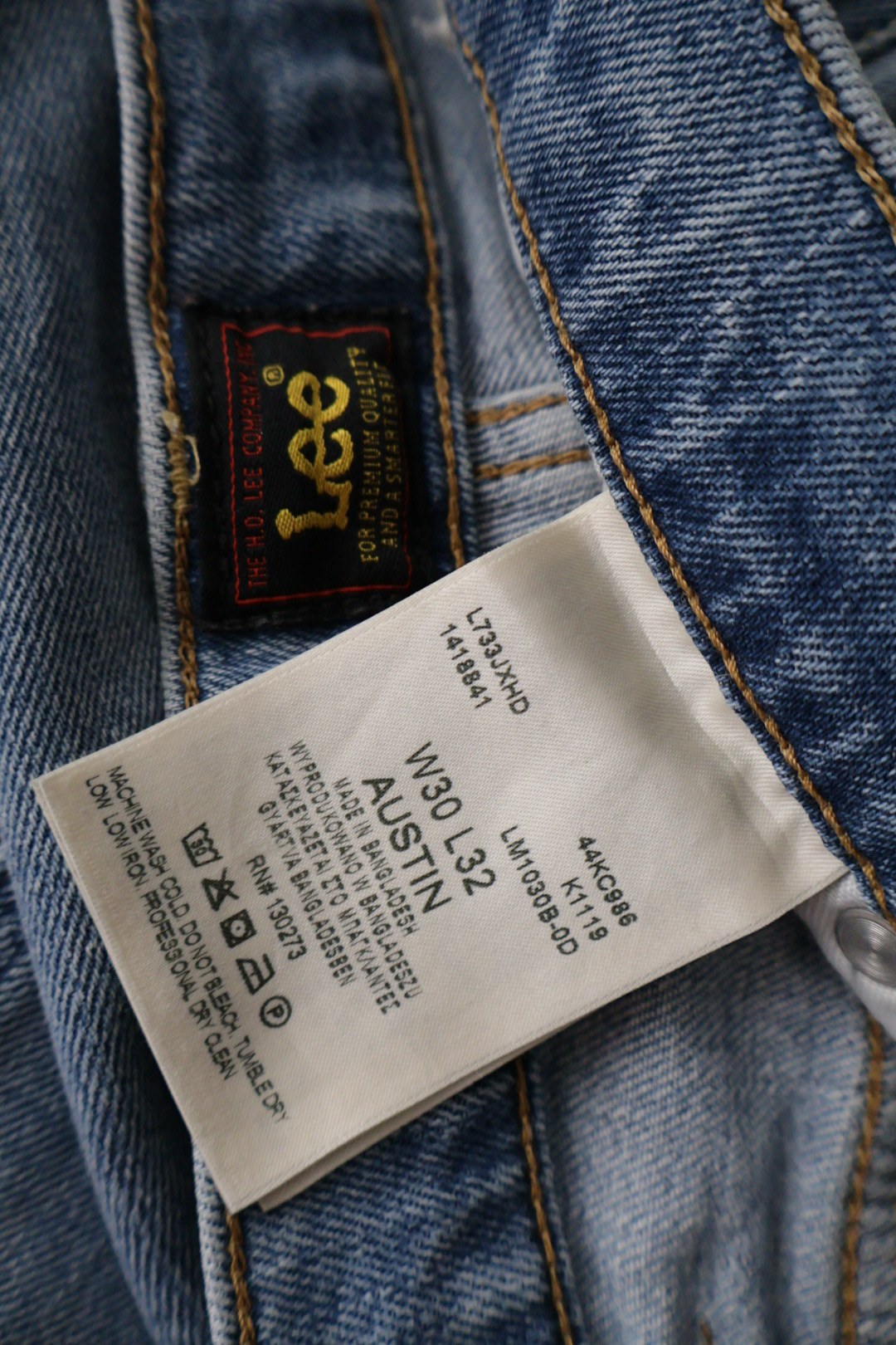 Lee – blugi – etichetă – second-hand premium