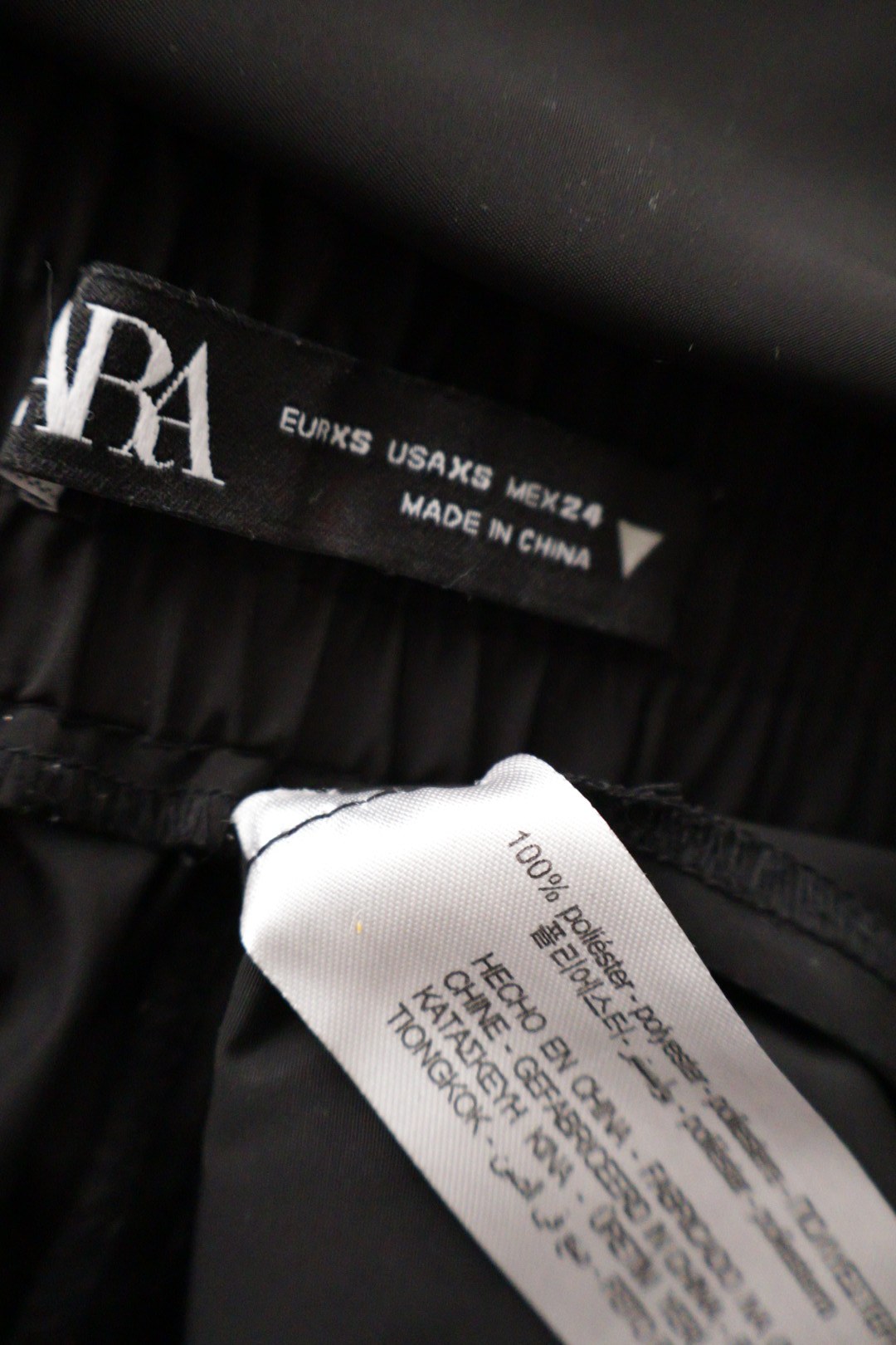 Zara – pantaloni – etichetă – second-hand premium