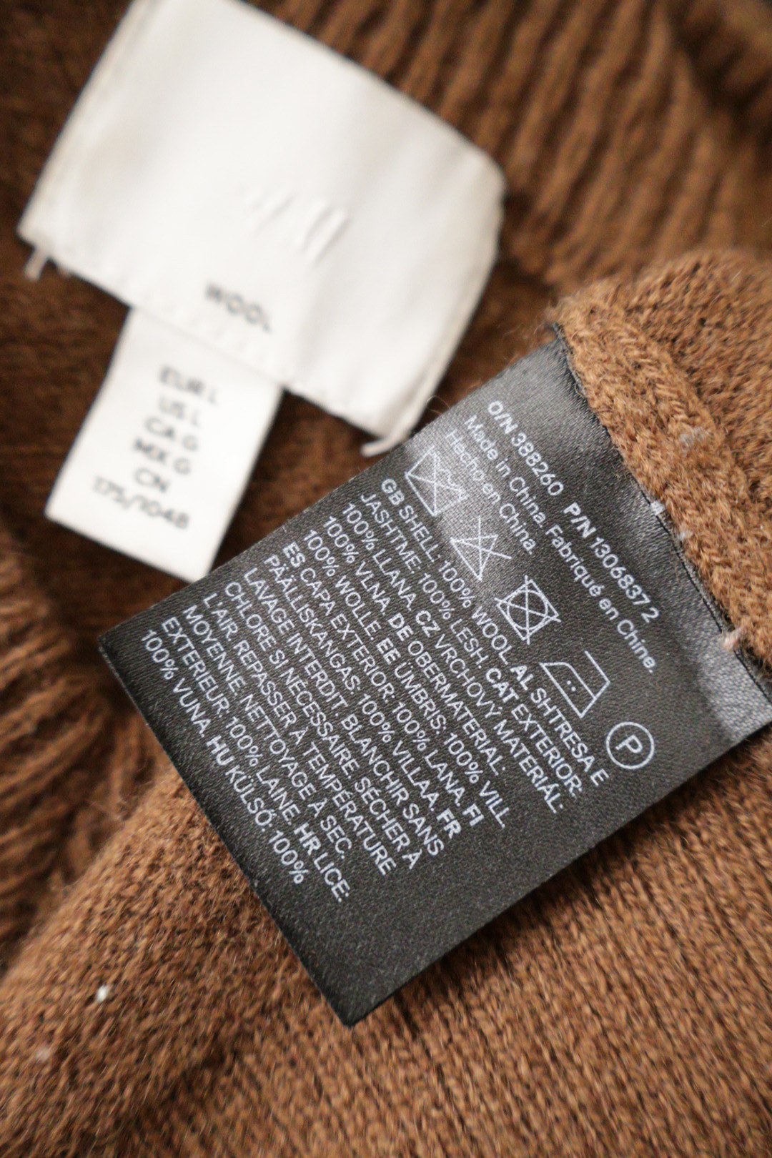 H&M – pulover – etichetă – second-hand premium