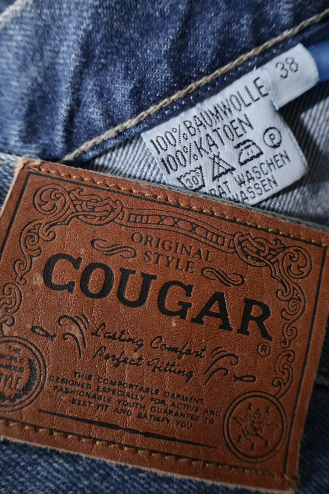 COUGAR – blugi – etichetă – second-hand premium