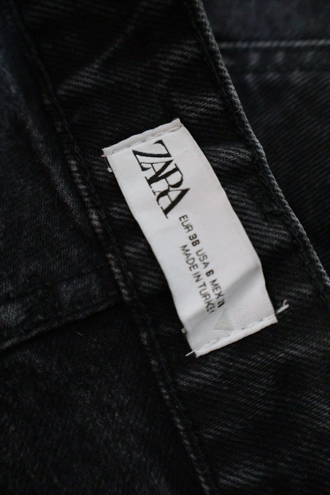 ZARA – blugi – etichetă – second-hand premium