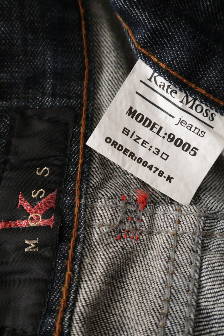 Kate Moss – blugi – etichetă – second-hand premium