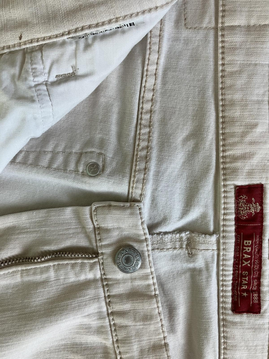 Pantaloni Brax - marimea XL - Intre Umerase