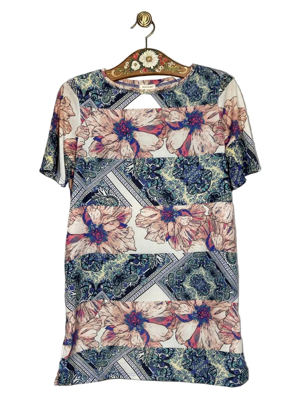 Tricou River island